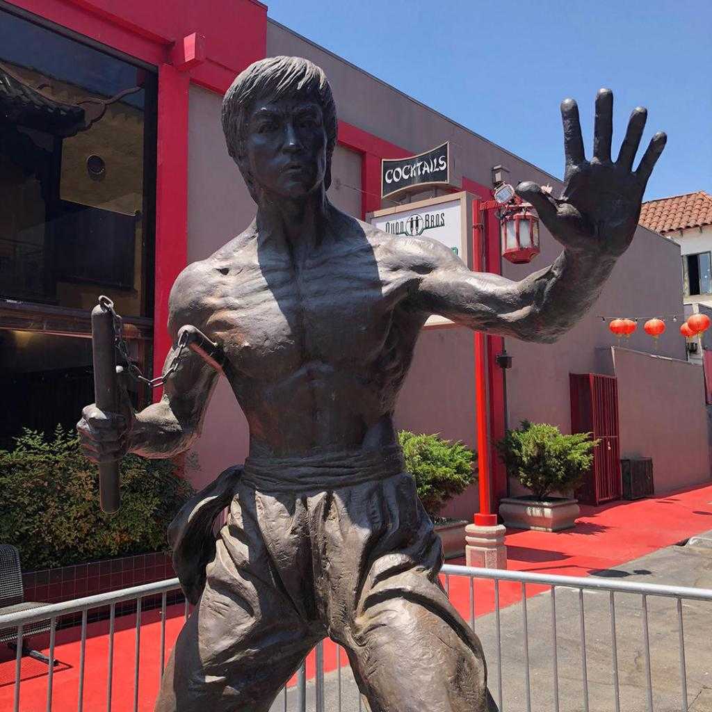 статуя Брюса Ли в Лос-Анджелесе