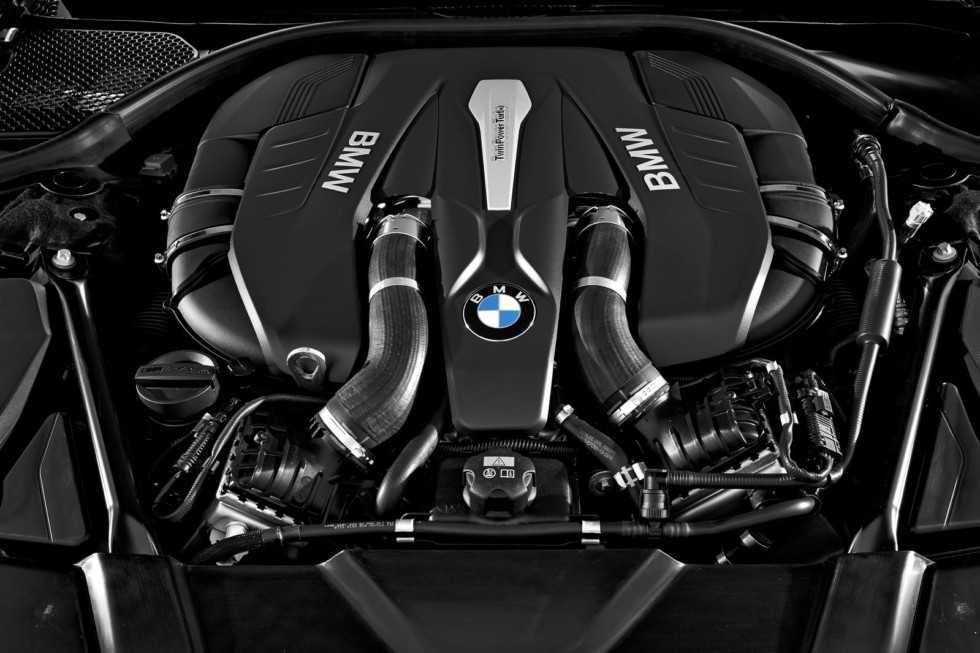 BMW 750Li xDrive engine