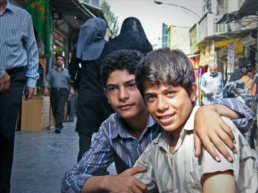 Подростки на улицах Тегерана