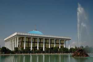 Парламент Узбекистана: структура, статус, полномочия и спикер