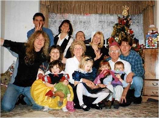 Яник Герс со своими родственниками